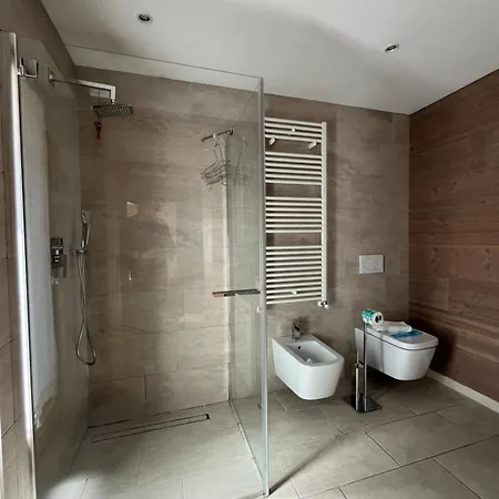 Ranuncolo 4 아파트 *